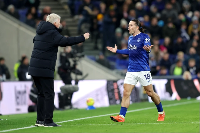 David Moyes miễn cưỡng sử dụng Jack Grealish khi thể trạng của cầu thủ này chưa phải ở mức tốt nhất